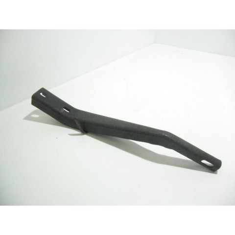   FERRURE AVANT DROITE