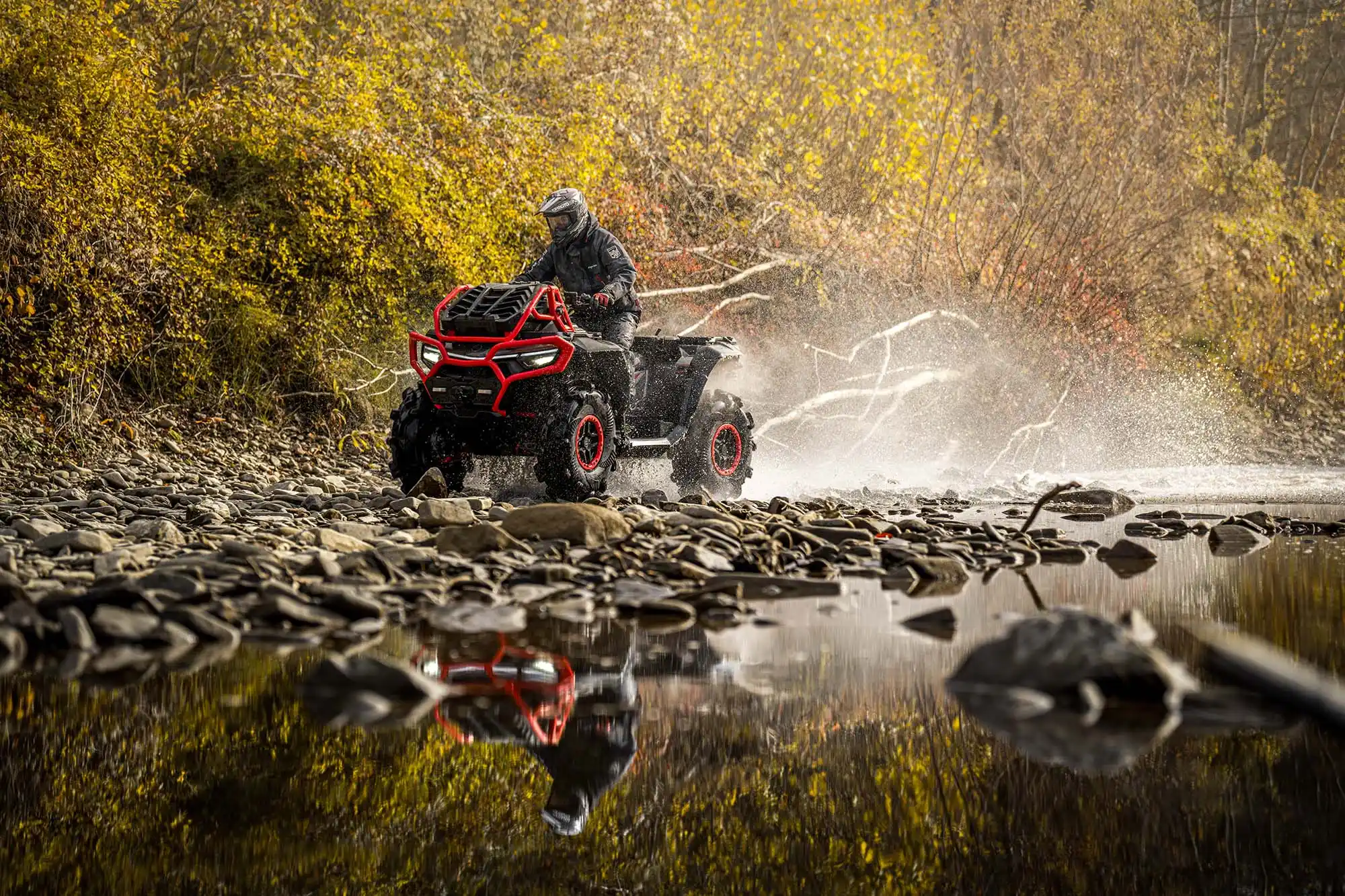 Quad CFMOTO CFORCE 1000 MV - vue de profil avec selle passager biplace et garde au sol 334 mm (+35 %)