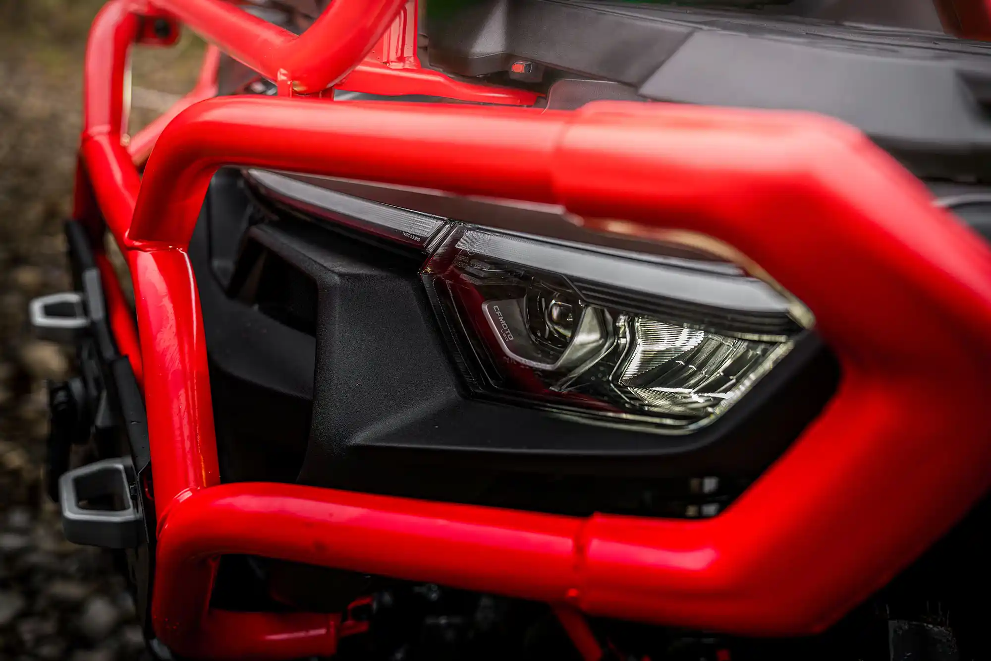 Quad CFMOTO CFORCE 1000 MV détail design noir mat signature