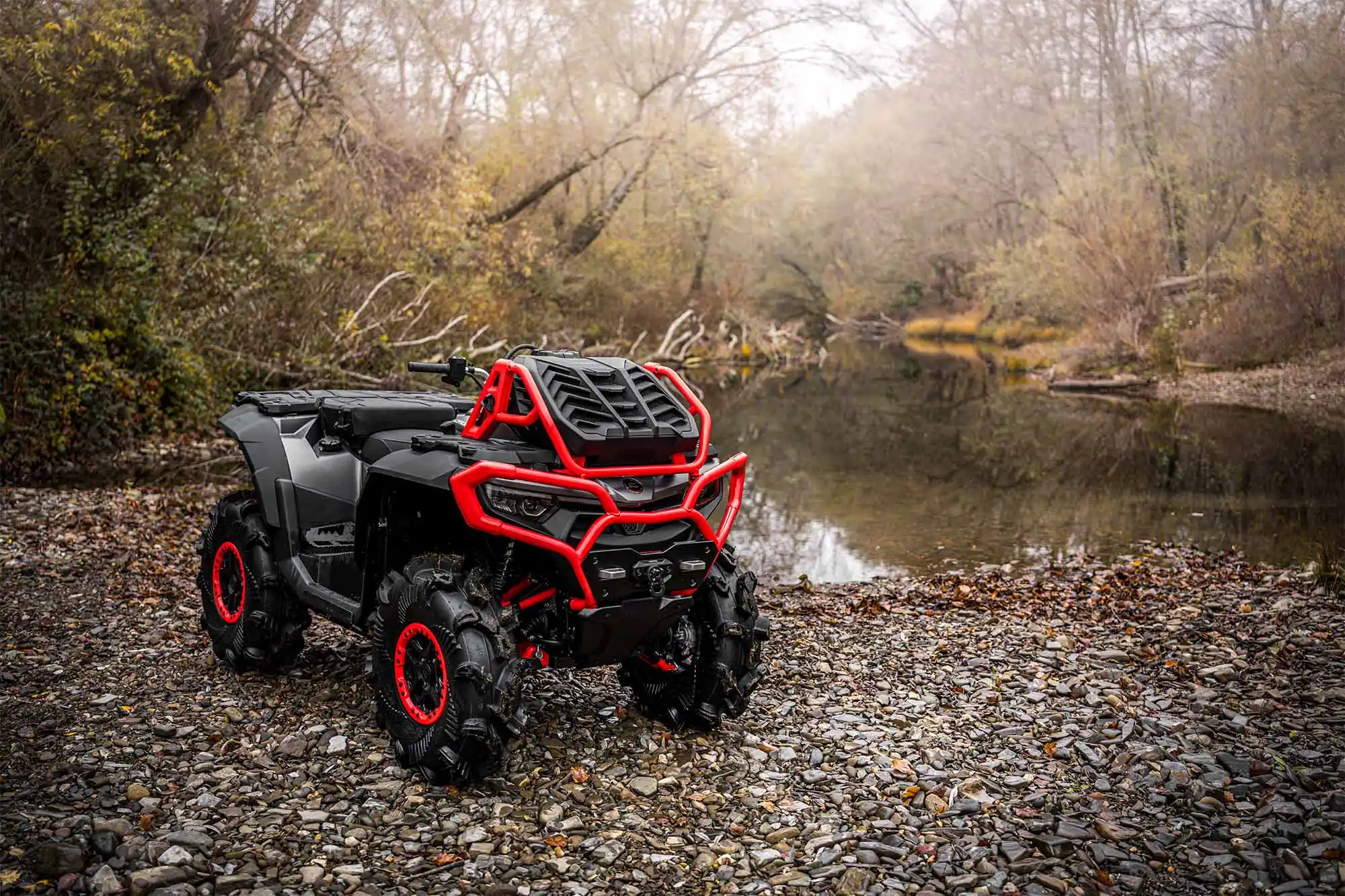 Quad CFMOTO CFORCE 1000 MV - détail face avant avec éclairage Full LED