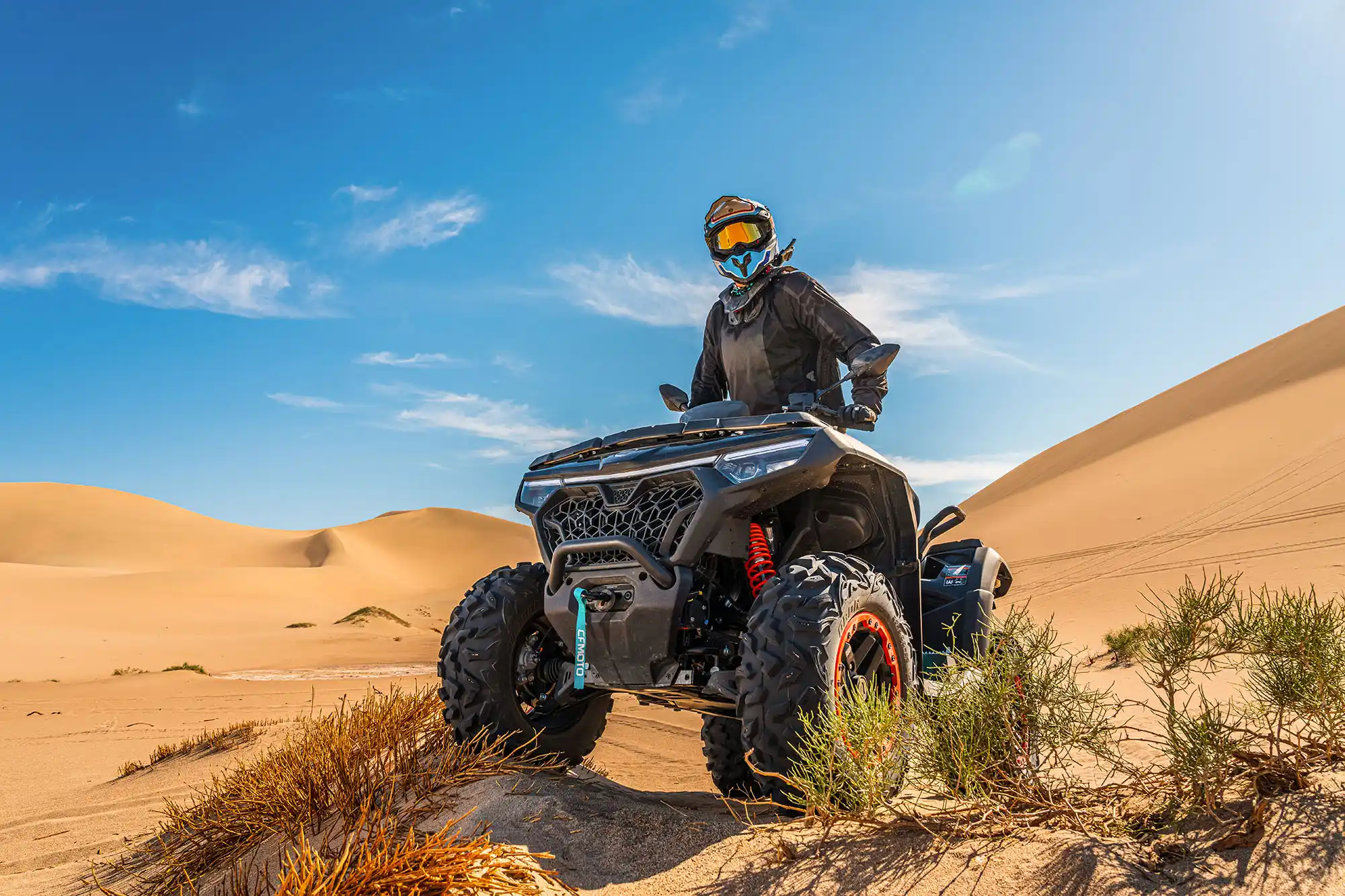 Quad CFMOTO CFORCE 1000 Black Line - poste de pilotage avec écran TFT 7 pouces couleur