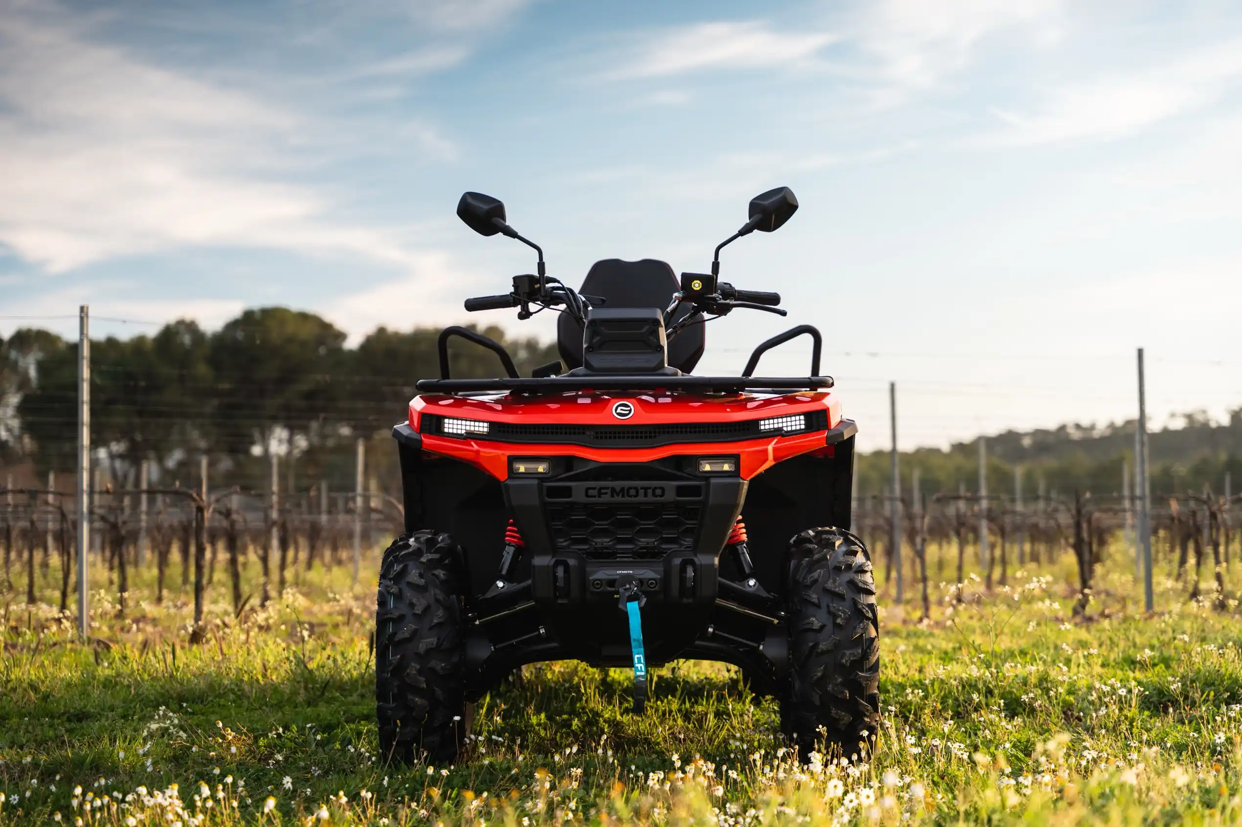 Quad CFMOTO CFORCE C5 Long biplace - vue 3/4 avant droit du châssis allongé