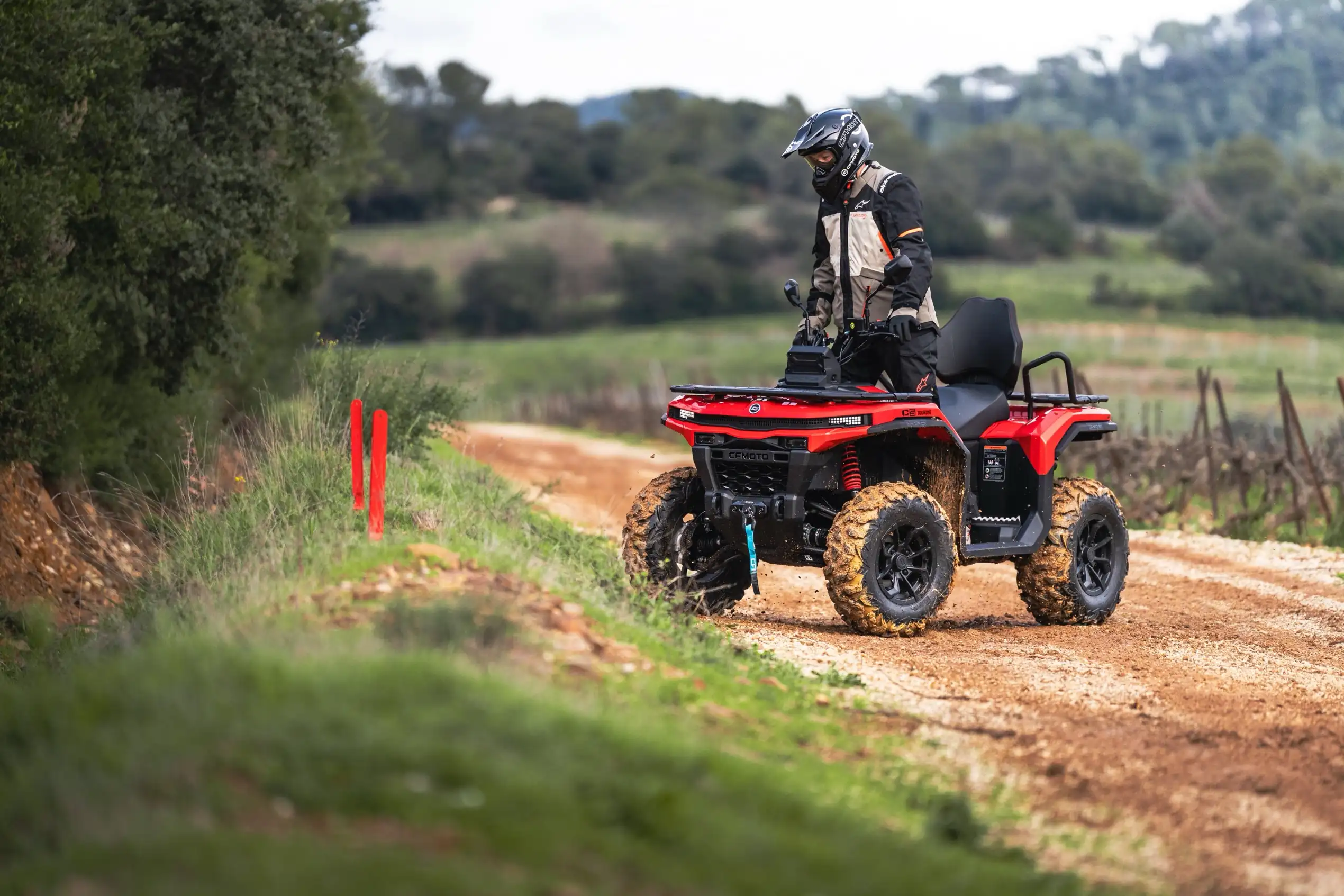 Capacité de charge renforcée du quad CFMOTO CFORCE C5 Long Expert EPS - porte-bagages acier 40 kg AV et 80 kg AR pour biplace premium