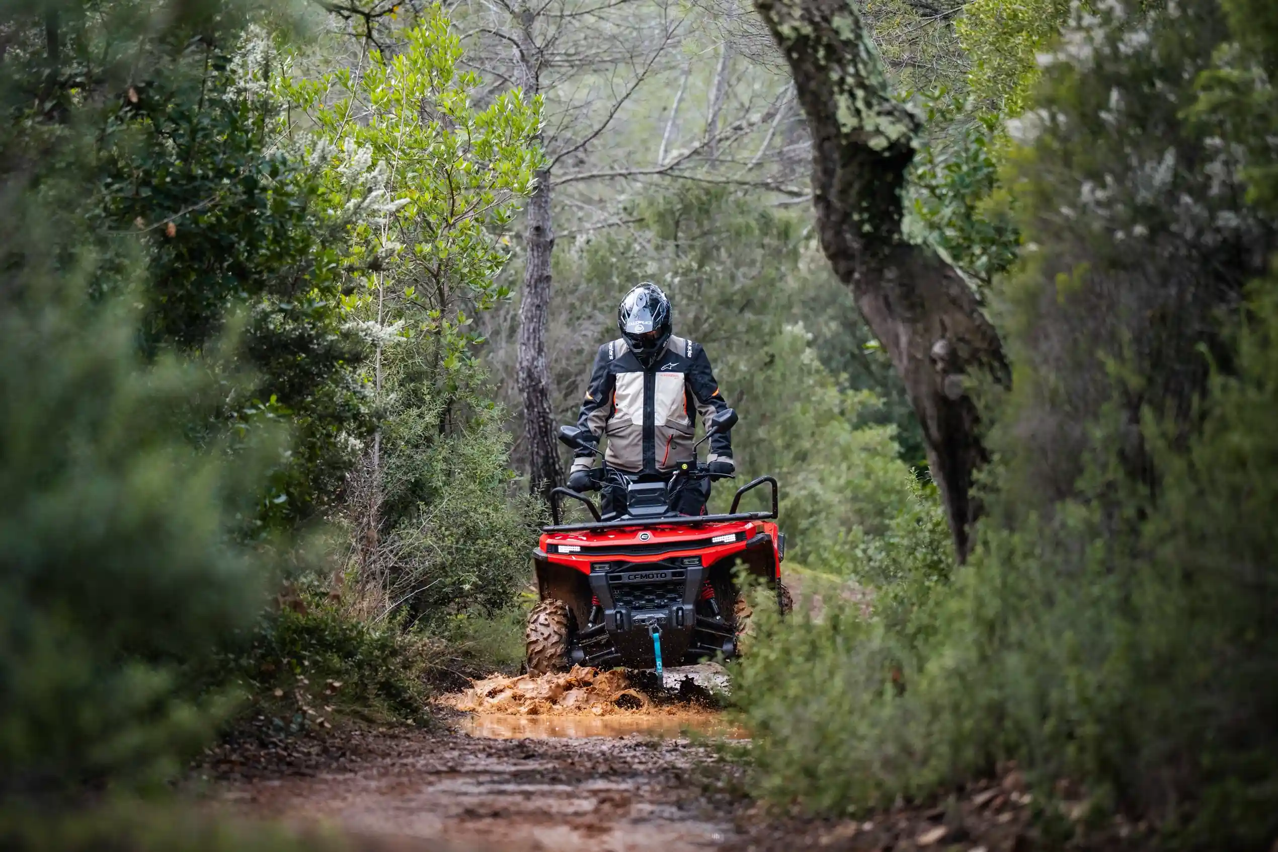 Capacité de charge renforcée du quad CFMOTO CFORCE C5 Long Expert ABS EPS - porte-bagages 40 kg AV et 80 kg AR sommet de gamme
