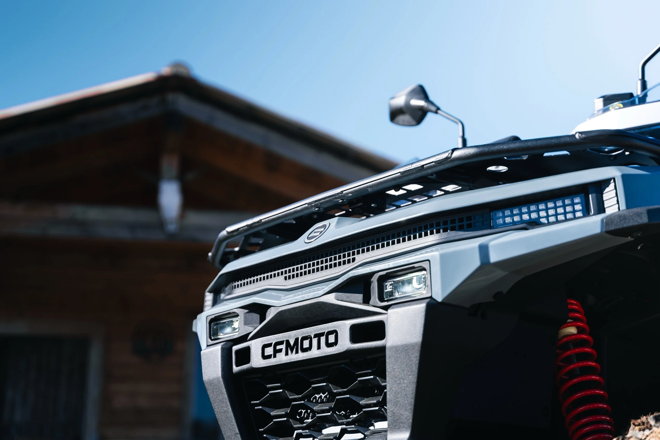 Quad CFMOTO CFORCE C5 EPS design 4ème génération néo-brutaliste avec direction assistée pour usage agricole et loisirs