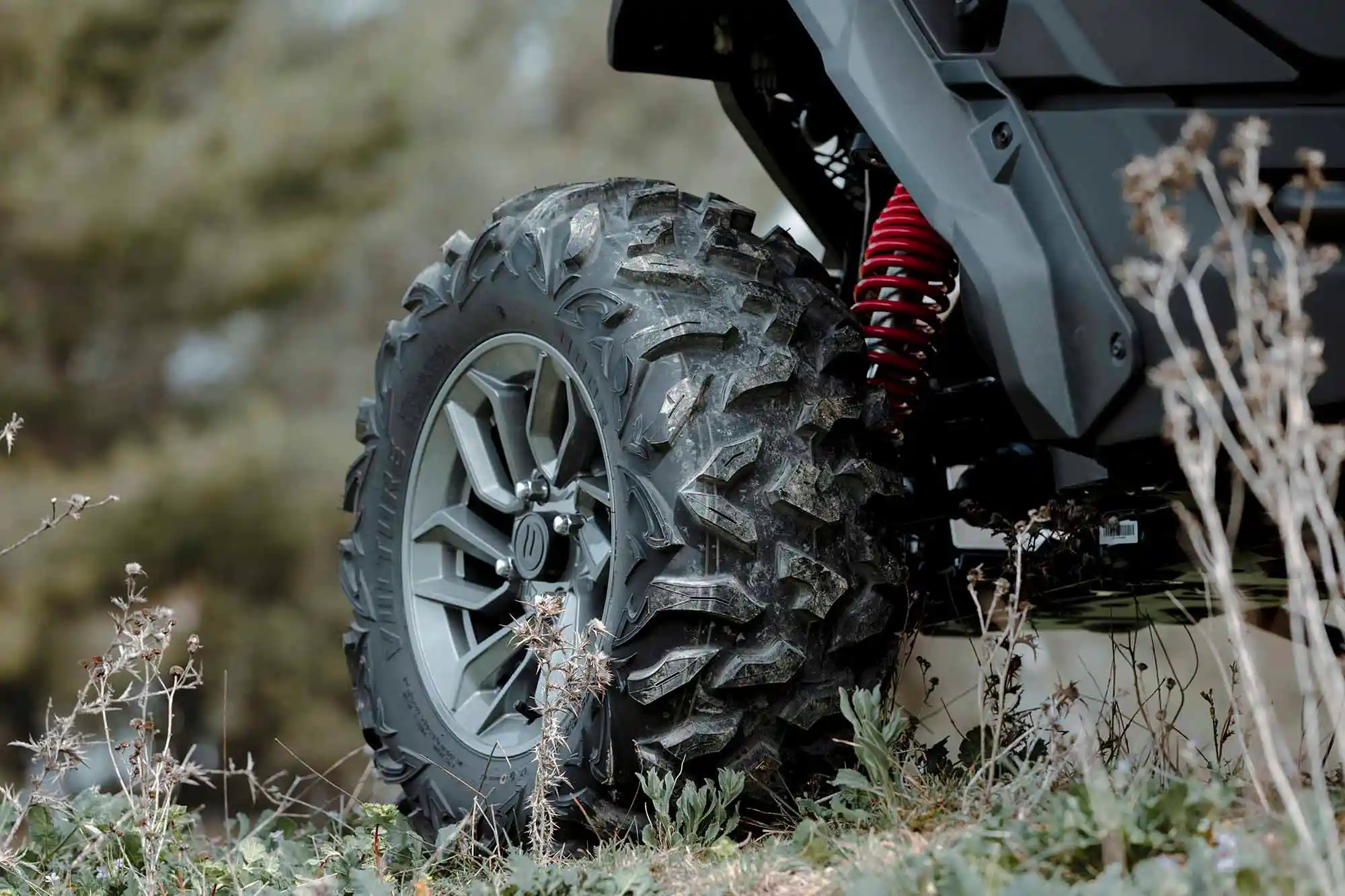 Buggy SSV CFMOTO ZFORCE 950 Sport - détail face avant avec éclairage Full LED