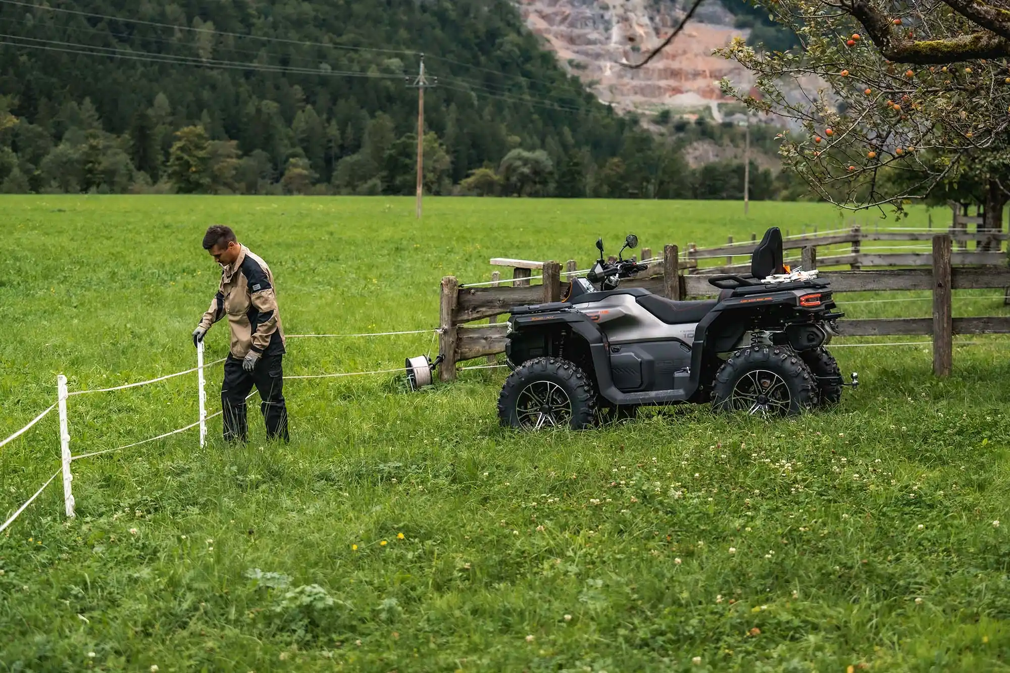 GOES Terrox 1000 S - treuil avant et boule d'attelage de série pour exploitation